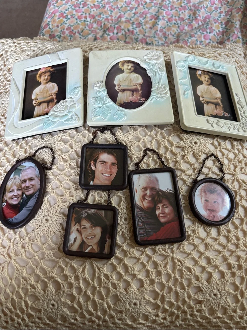 Vintage Style White Decorative Picture Frame Set - Home Accents